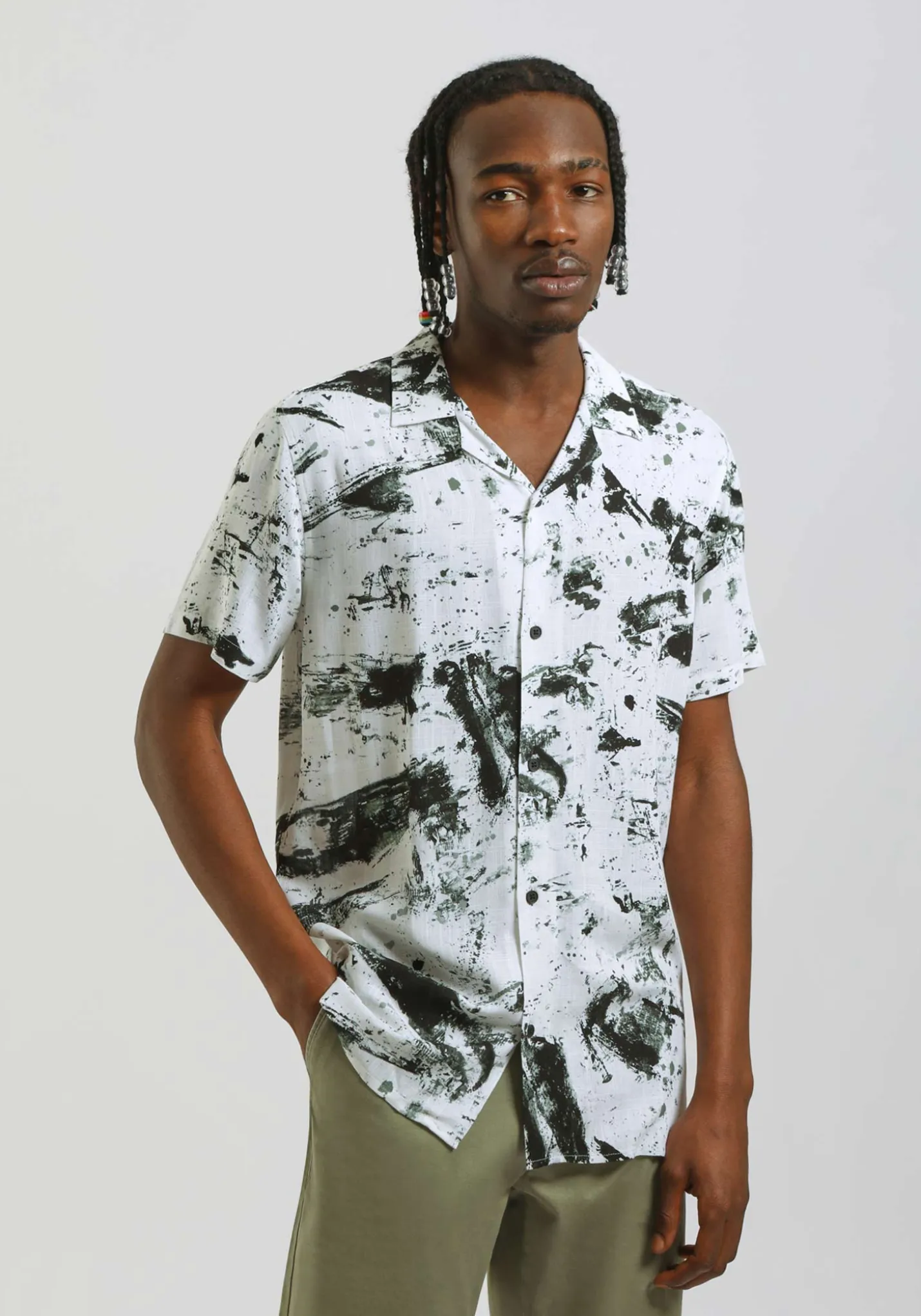 Camicia mezza manica fantasia 100% viscosa