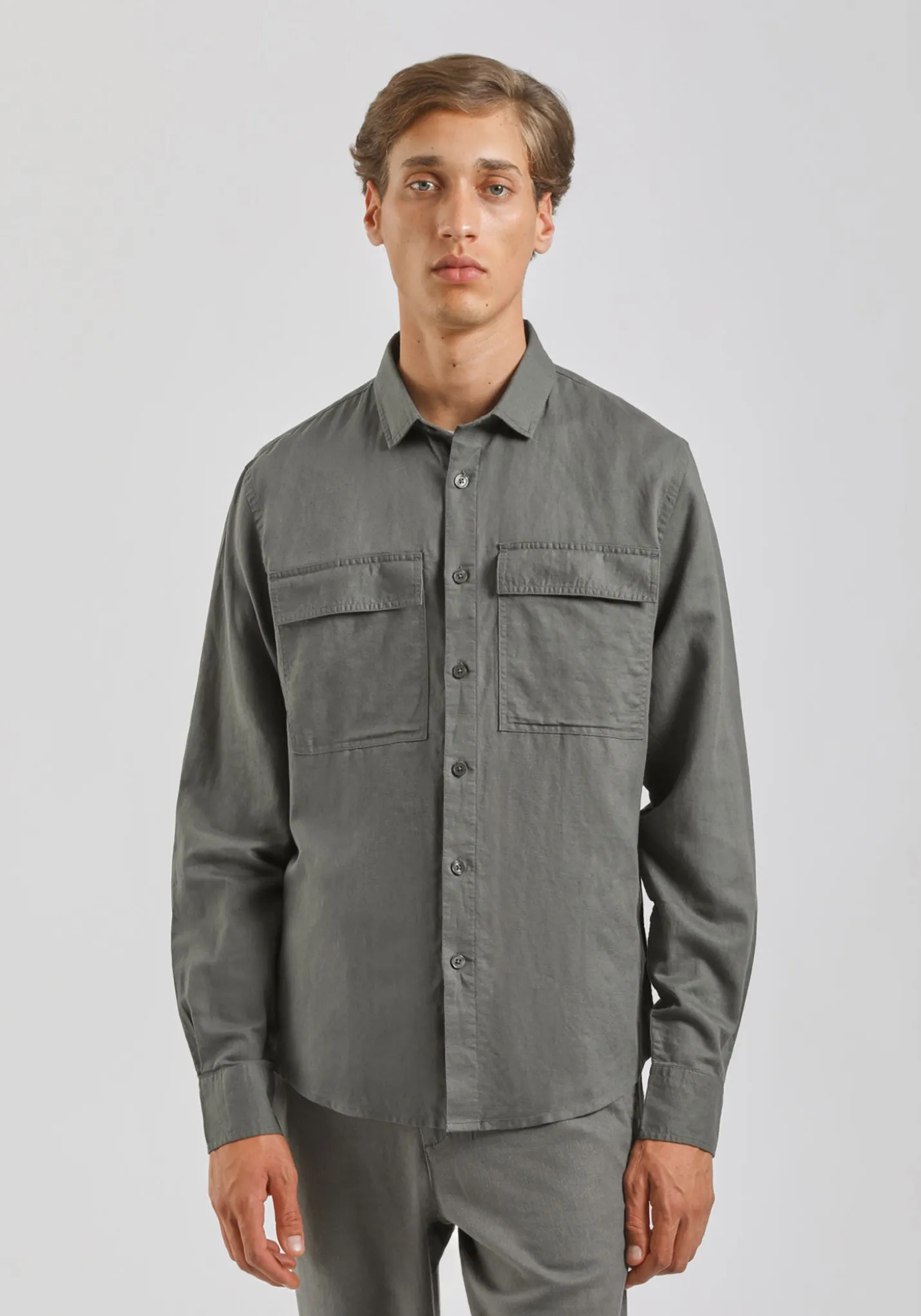 Camicia misto lino con tasconi