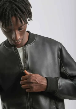 Giubbotto bomber effetto pelle