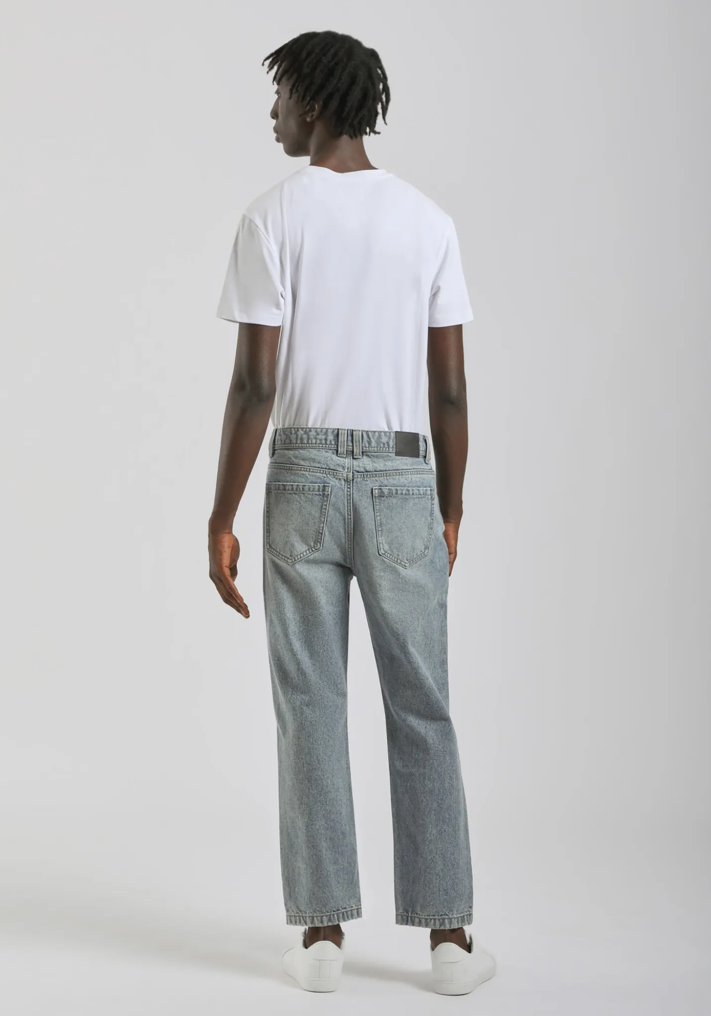 Jeans slim fit con strappi