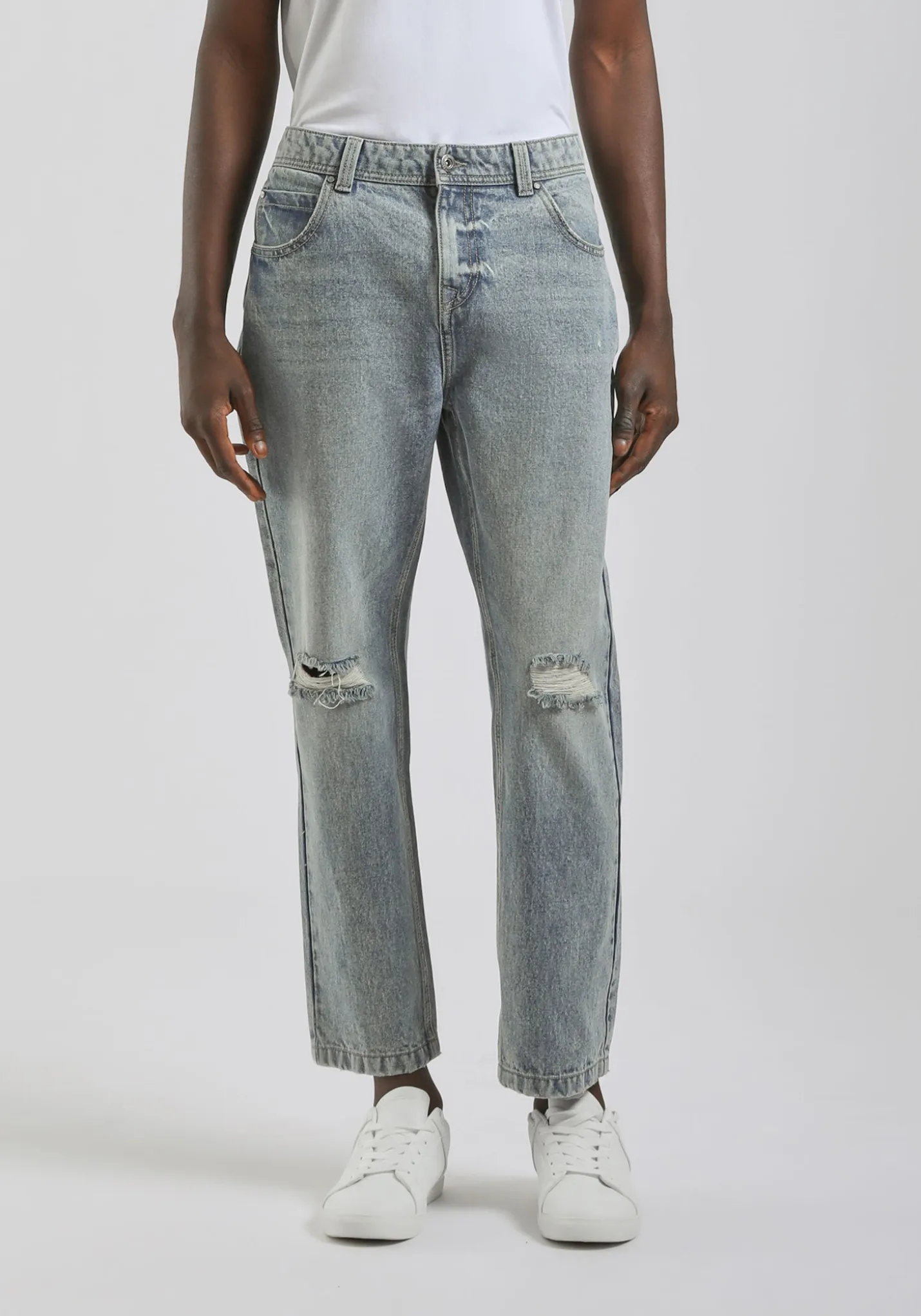 Jeans slim fit con strappi