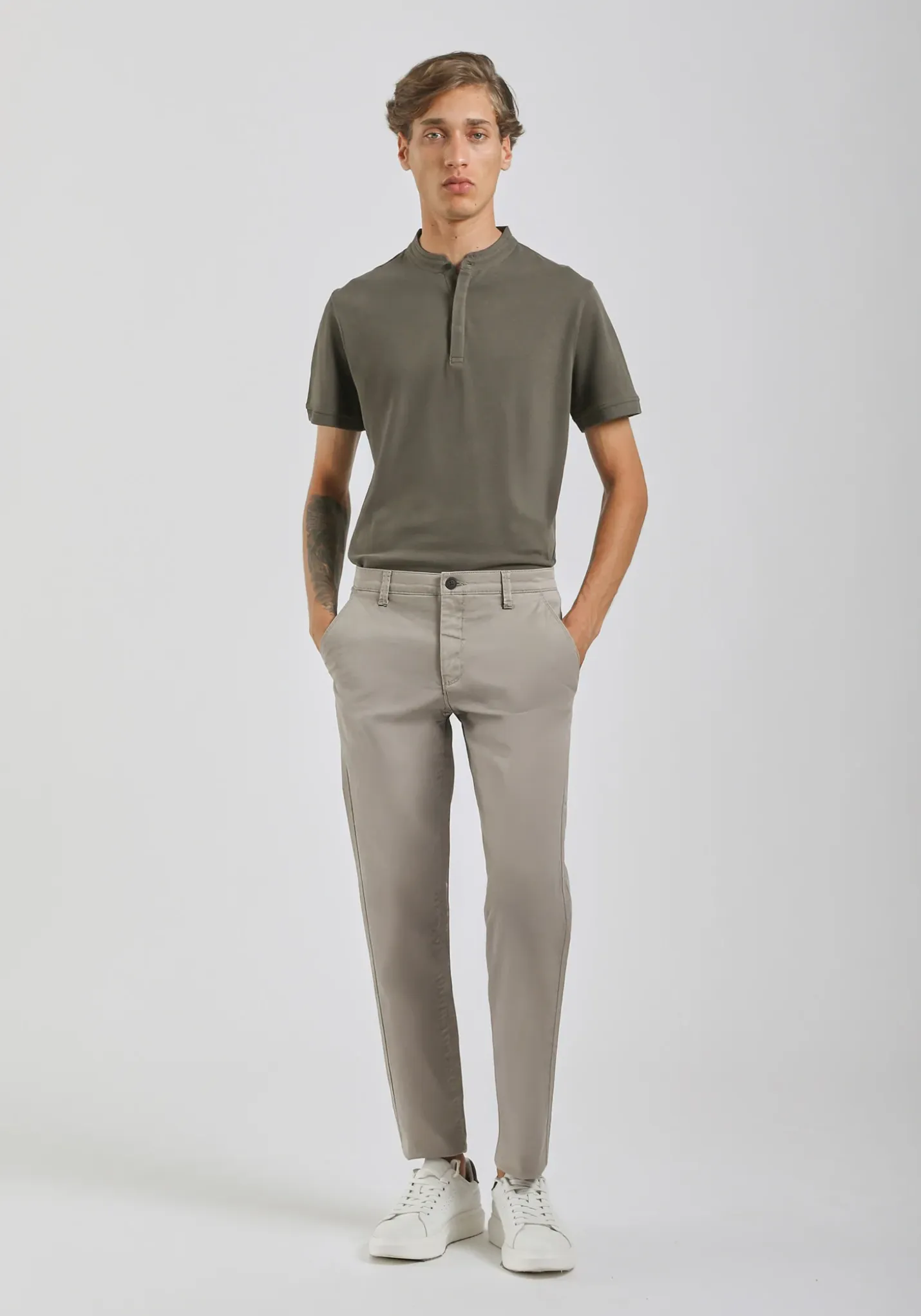 Pantaloni chino in cotone