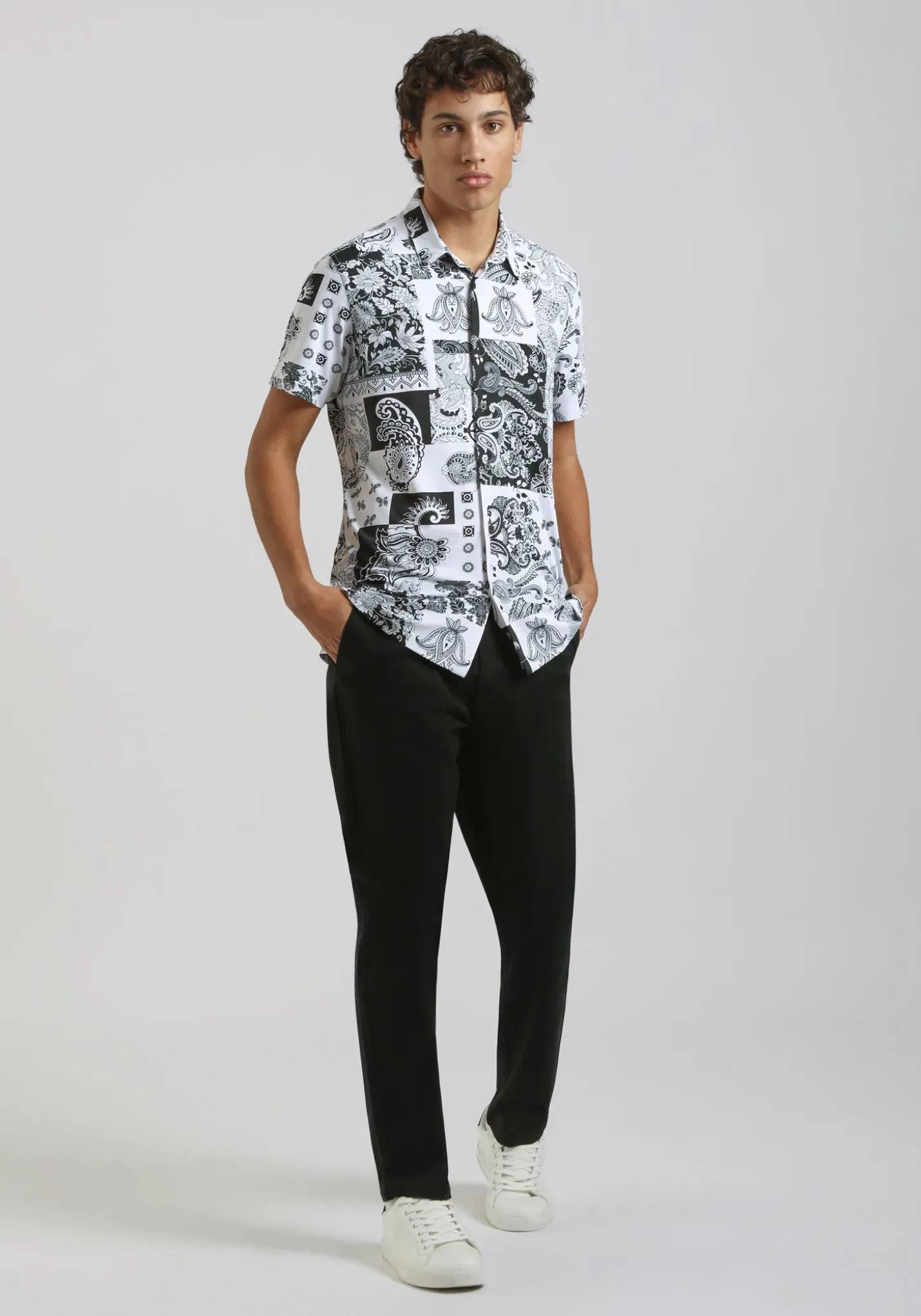 Pantaloni chino in cotone