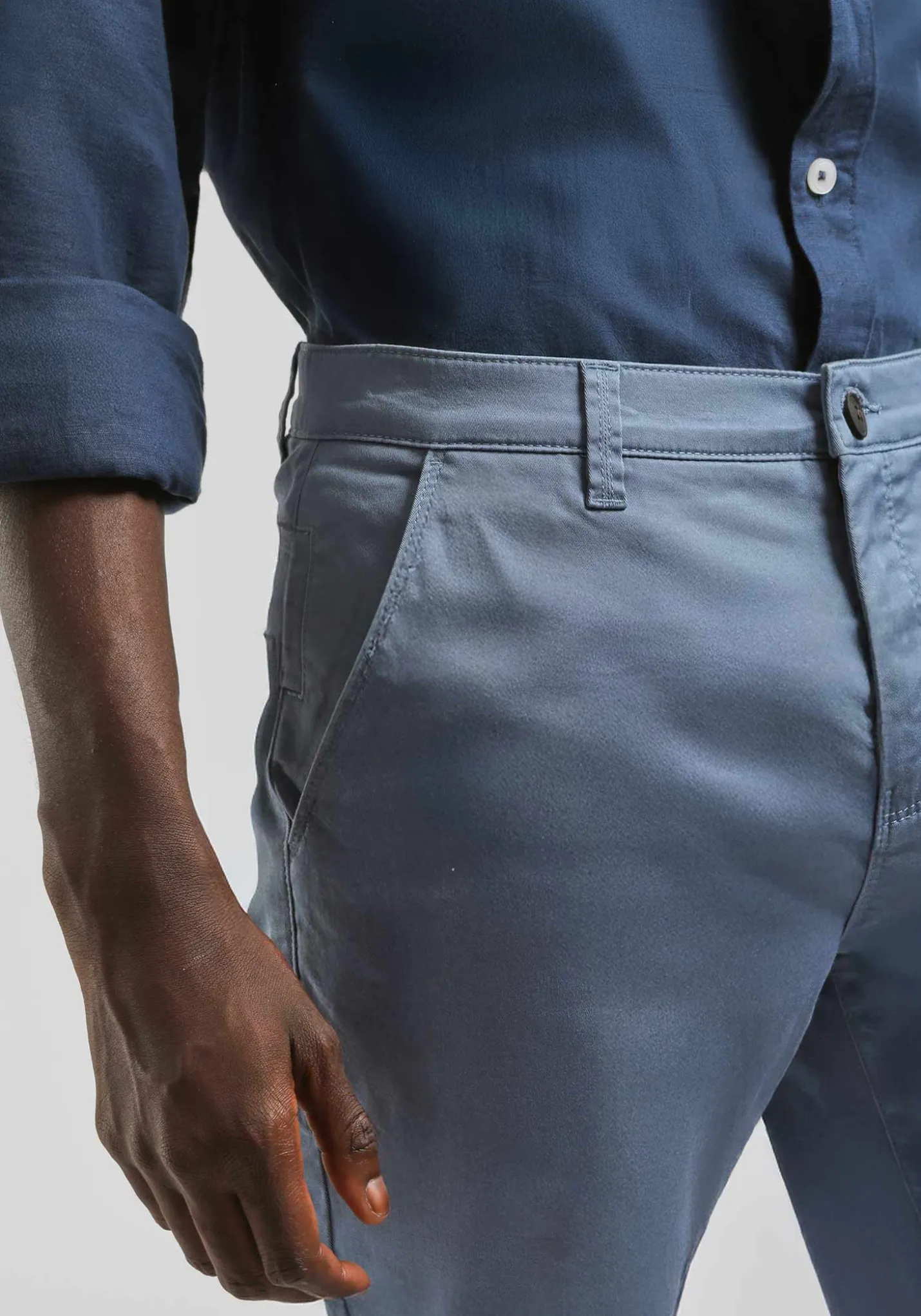 Pantaloni chino in cotone