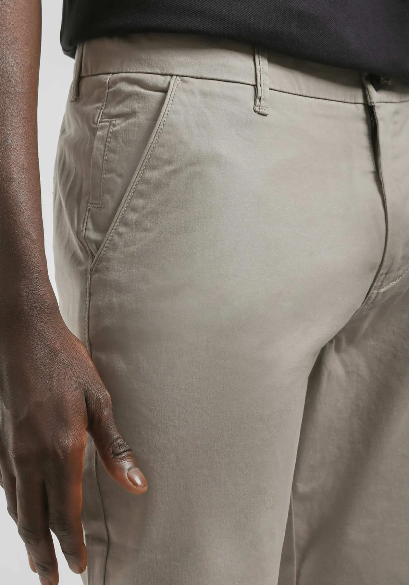 Pantaloni chino in cotone