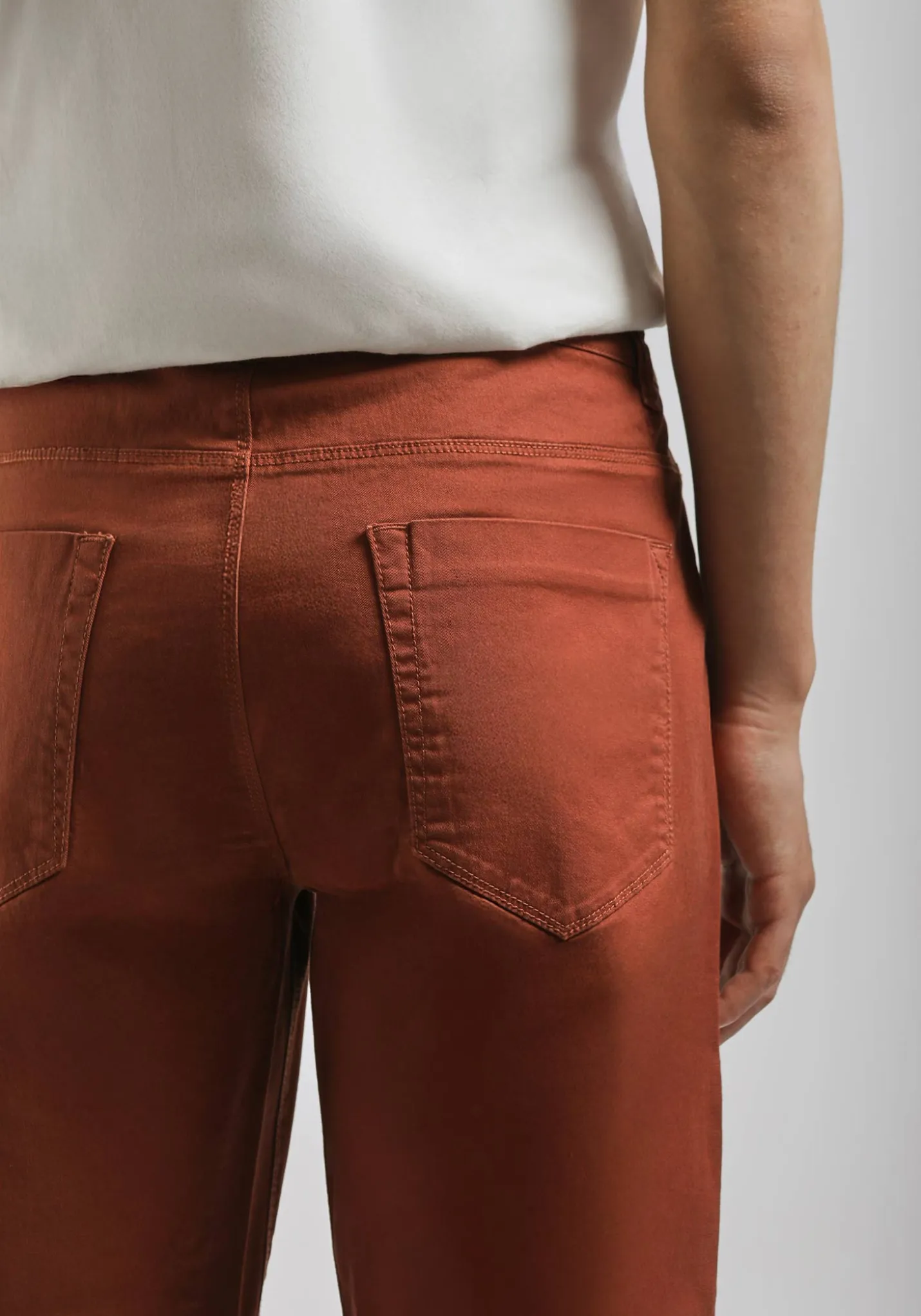 Pantaloni cinque tasche in cotone
