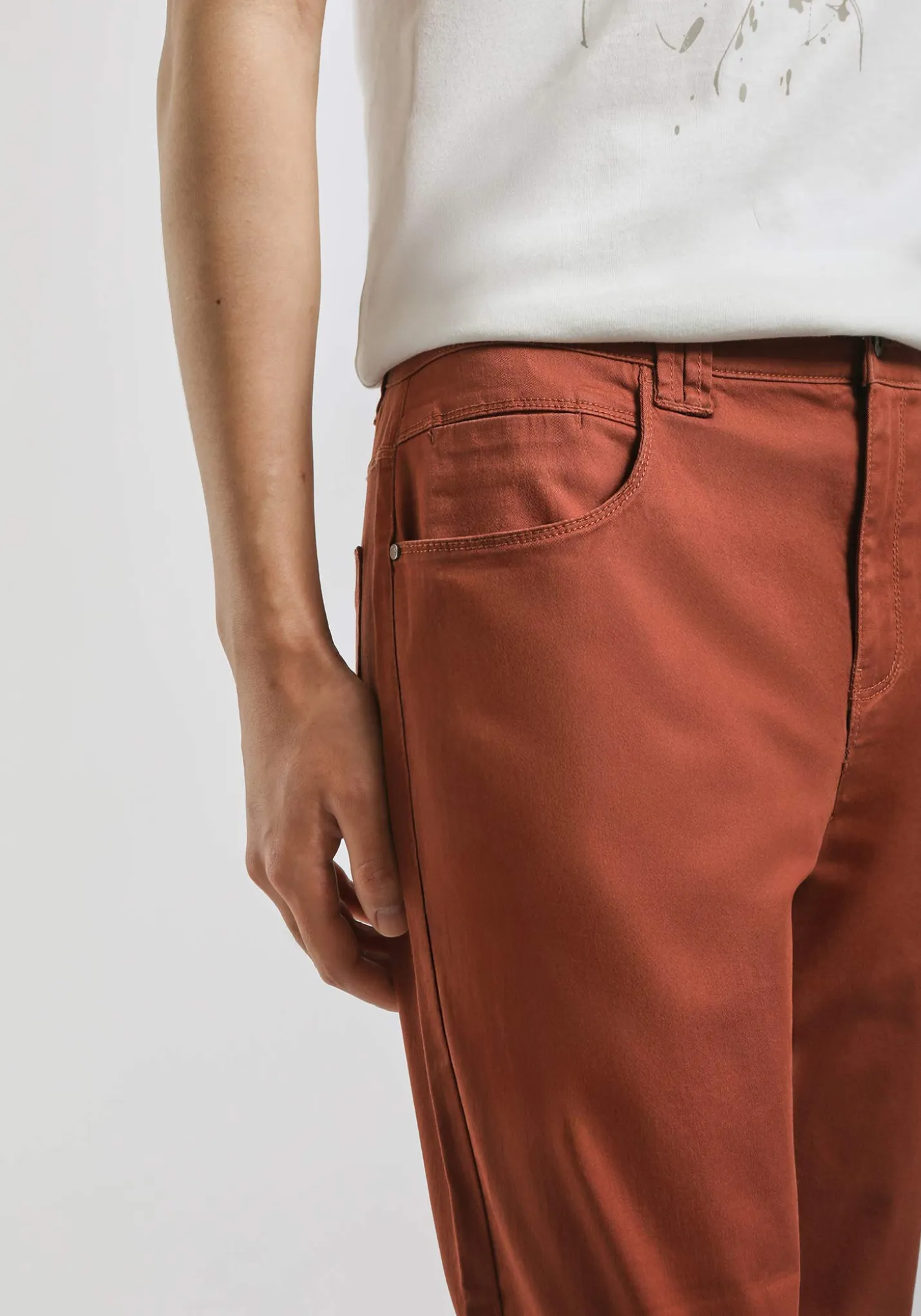 Pantaloni cinque tasche in cotone