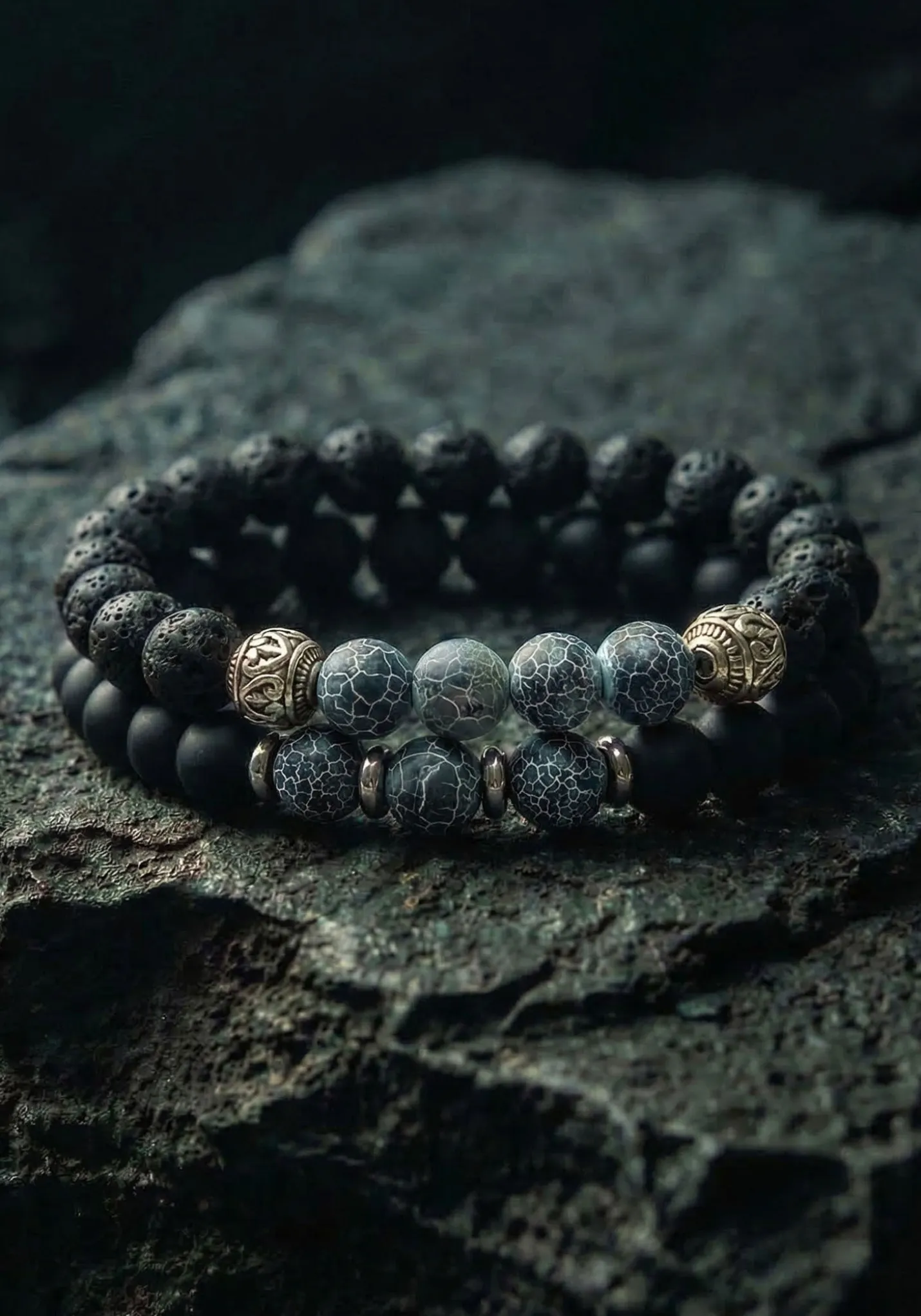 Set di bracciali in pietra