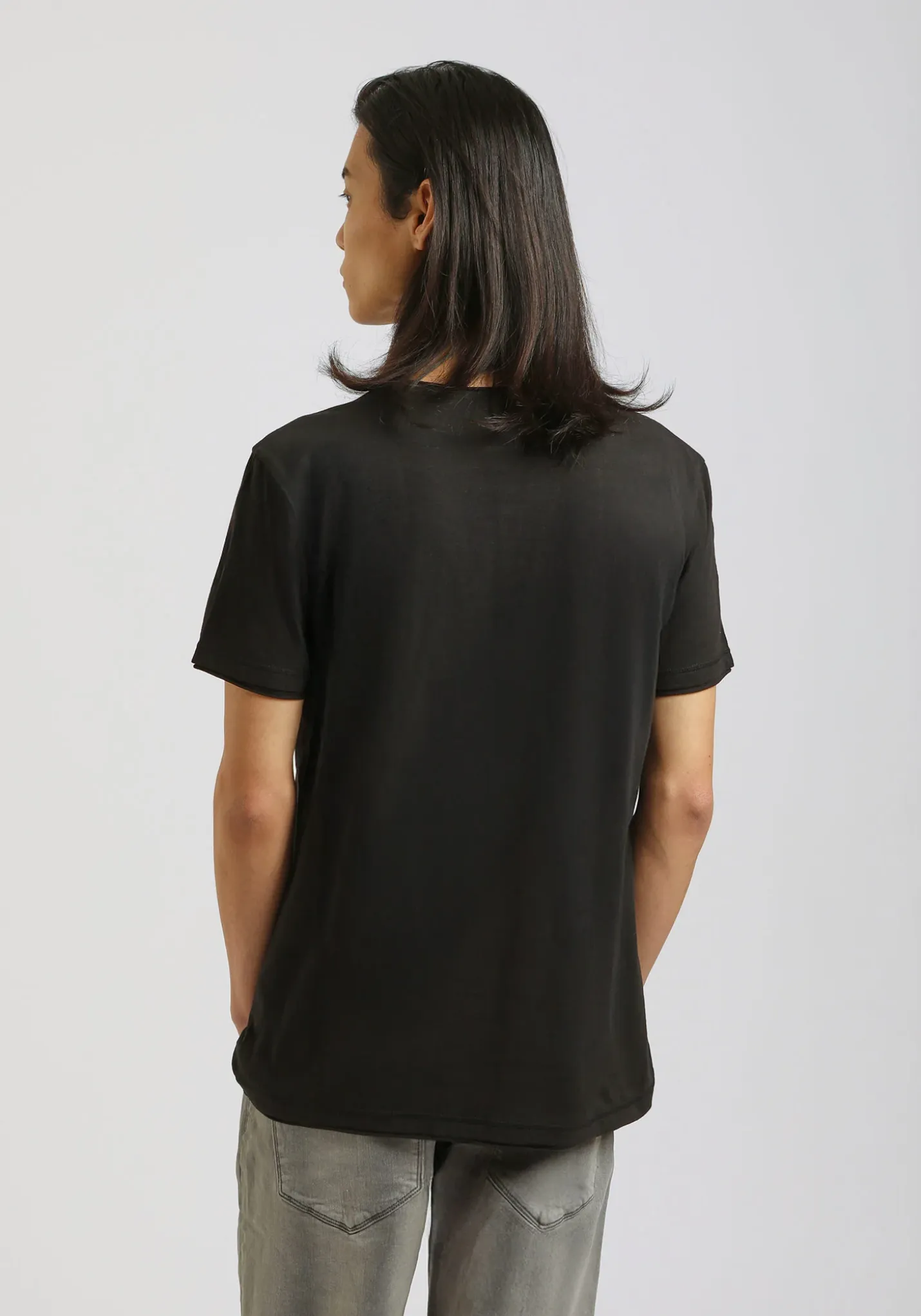 T-shirt collo serafino