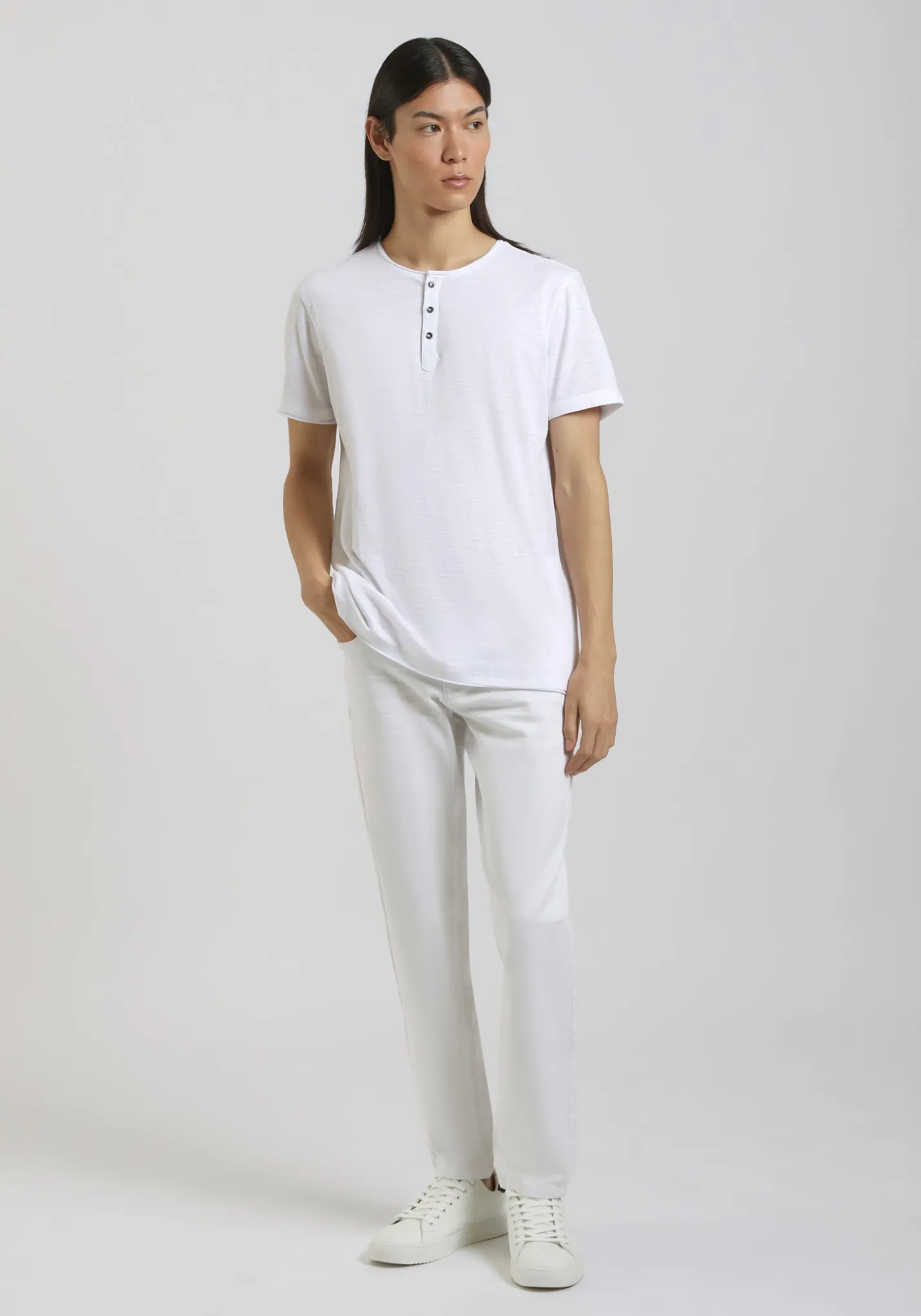 T-shirt collo serafino