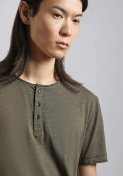 T-shirt collo serafino