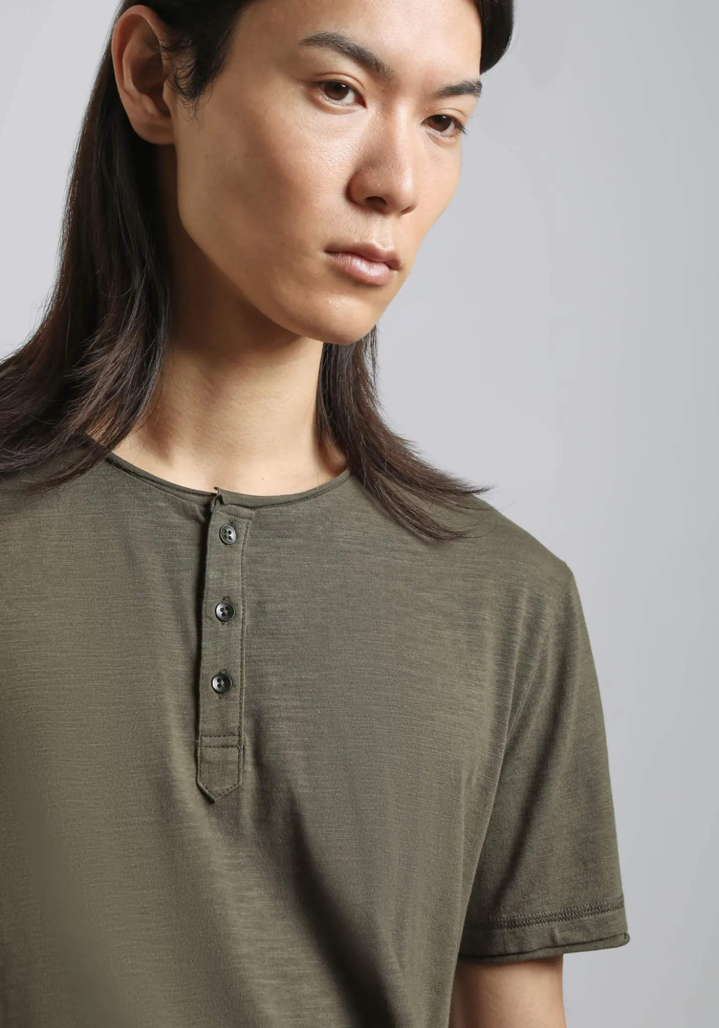 T-shirt collo serafino