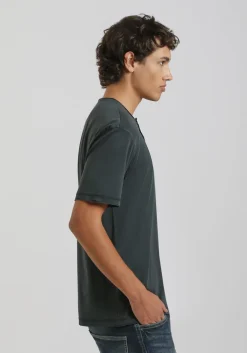 T-shirt collo serafino