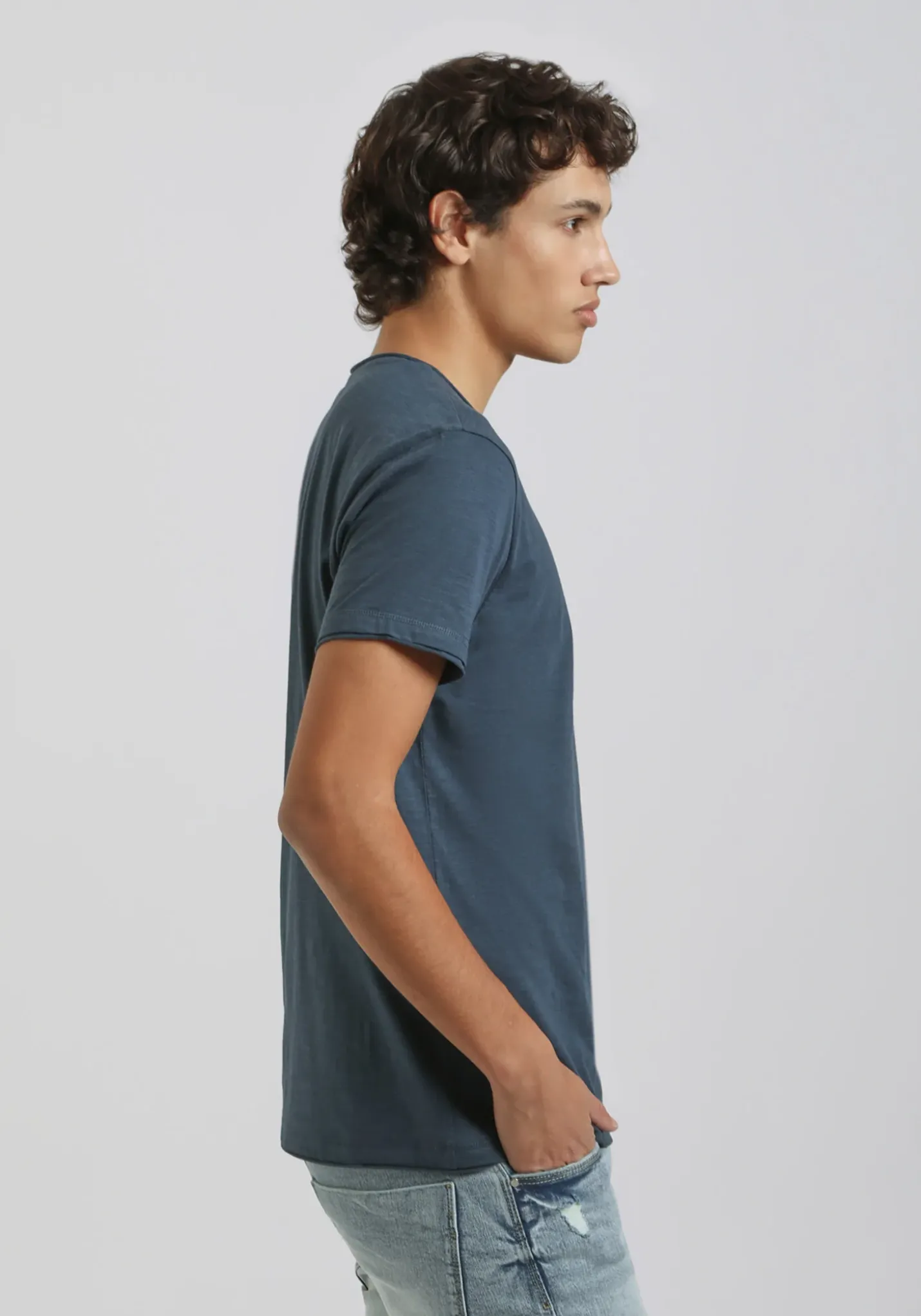 T-shirt collo serafino
