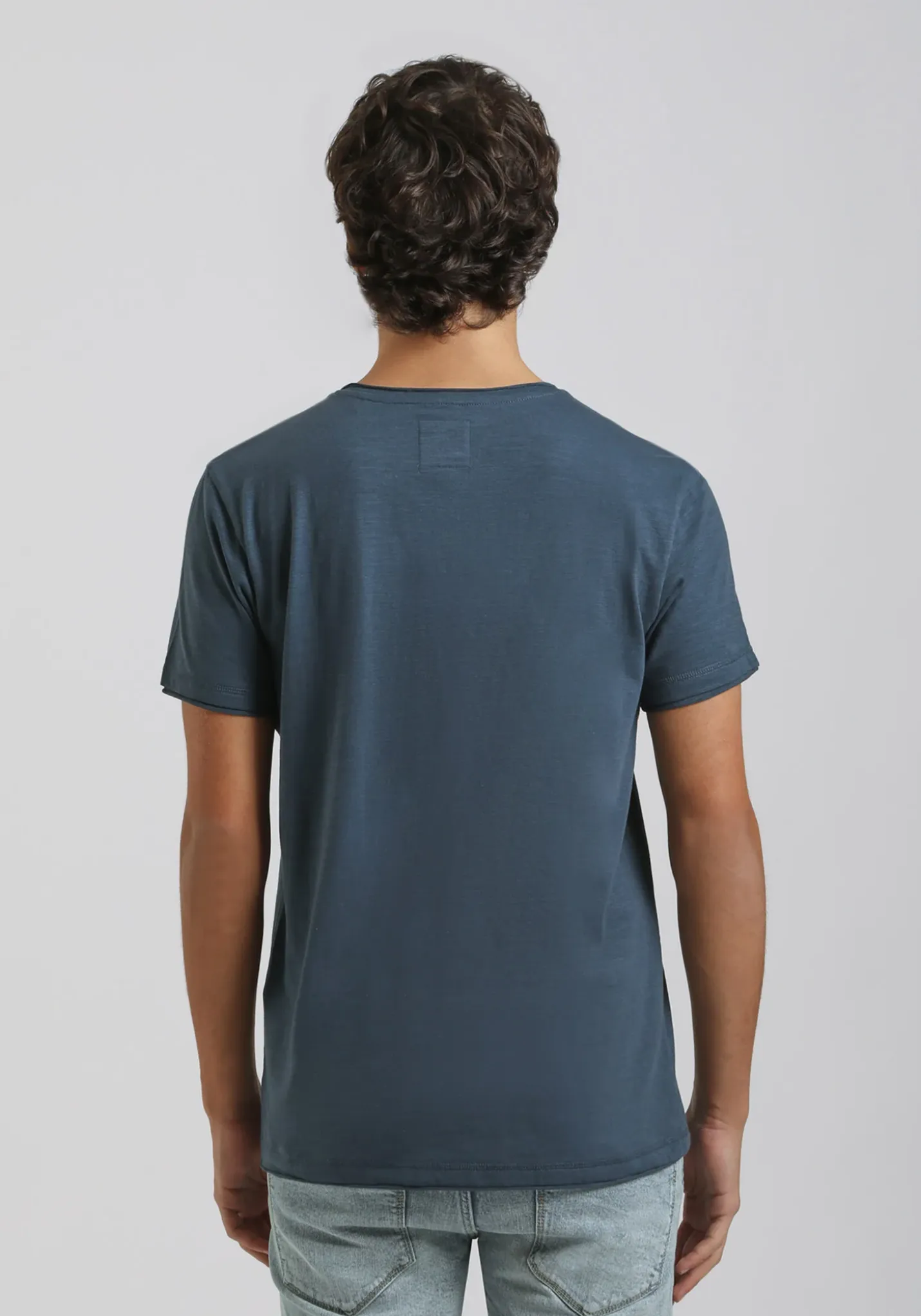 T-shirt collo serafino