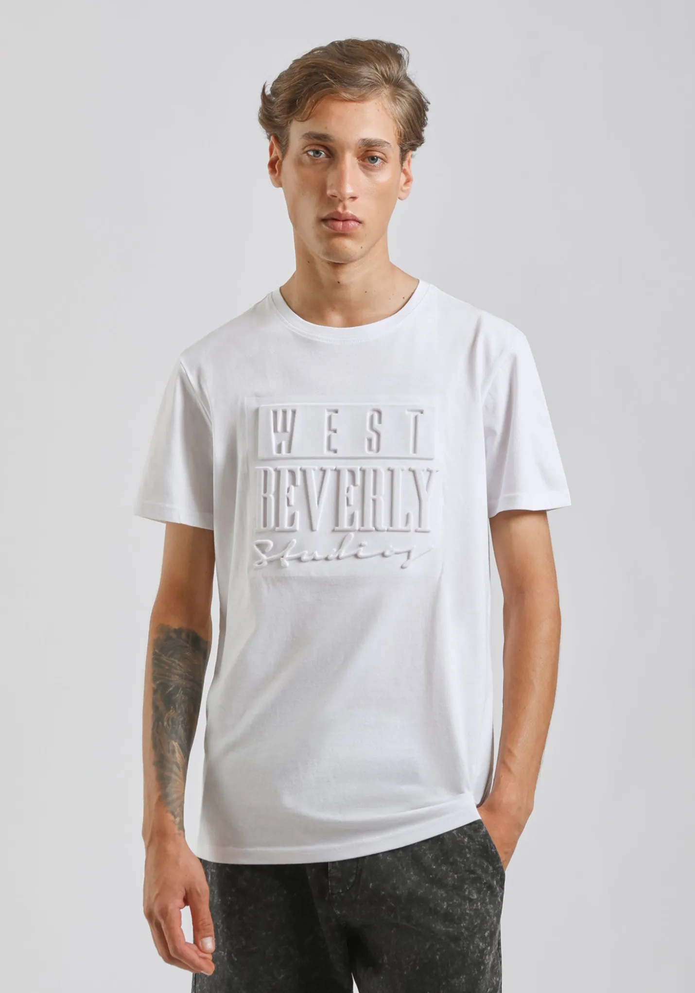T-shirt con stampa a rilievo