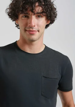 T-shirt con taschino