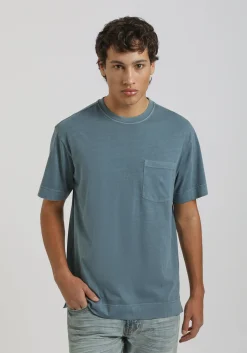 T-shirt effetto lavato con taschino