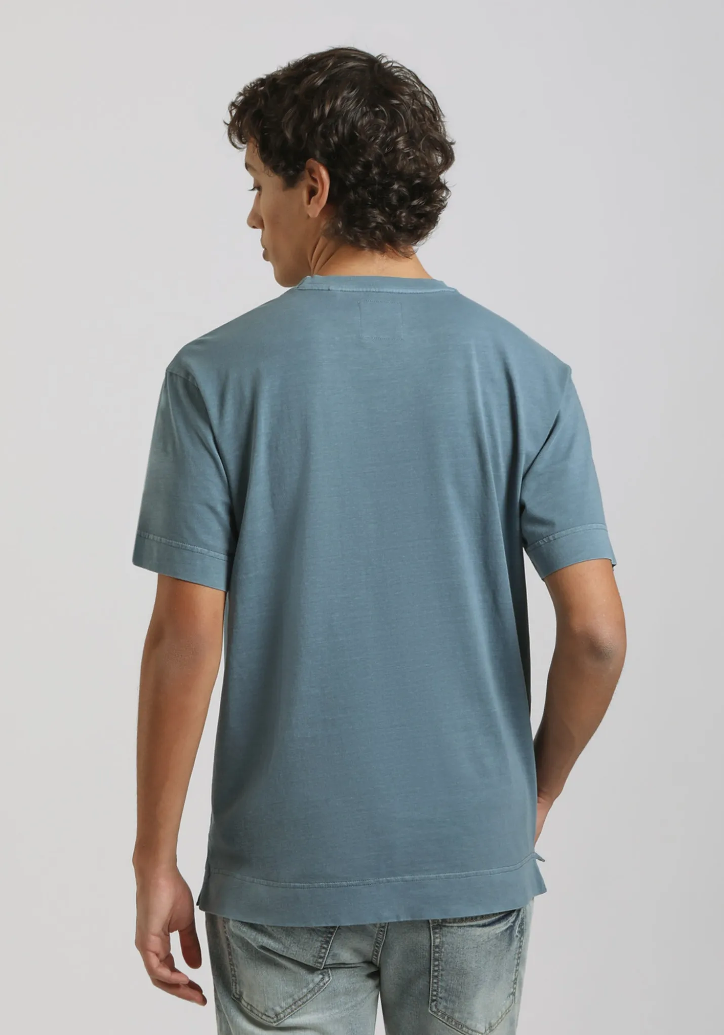 T-shirt effetto lavato con taschino